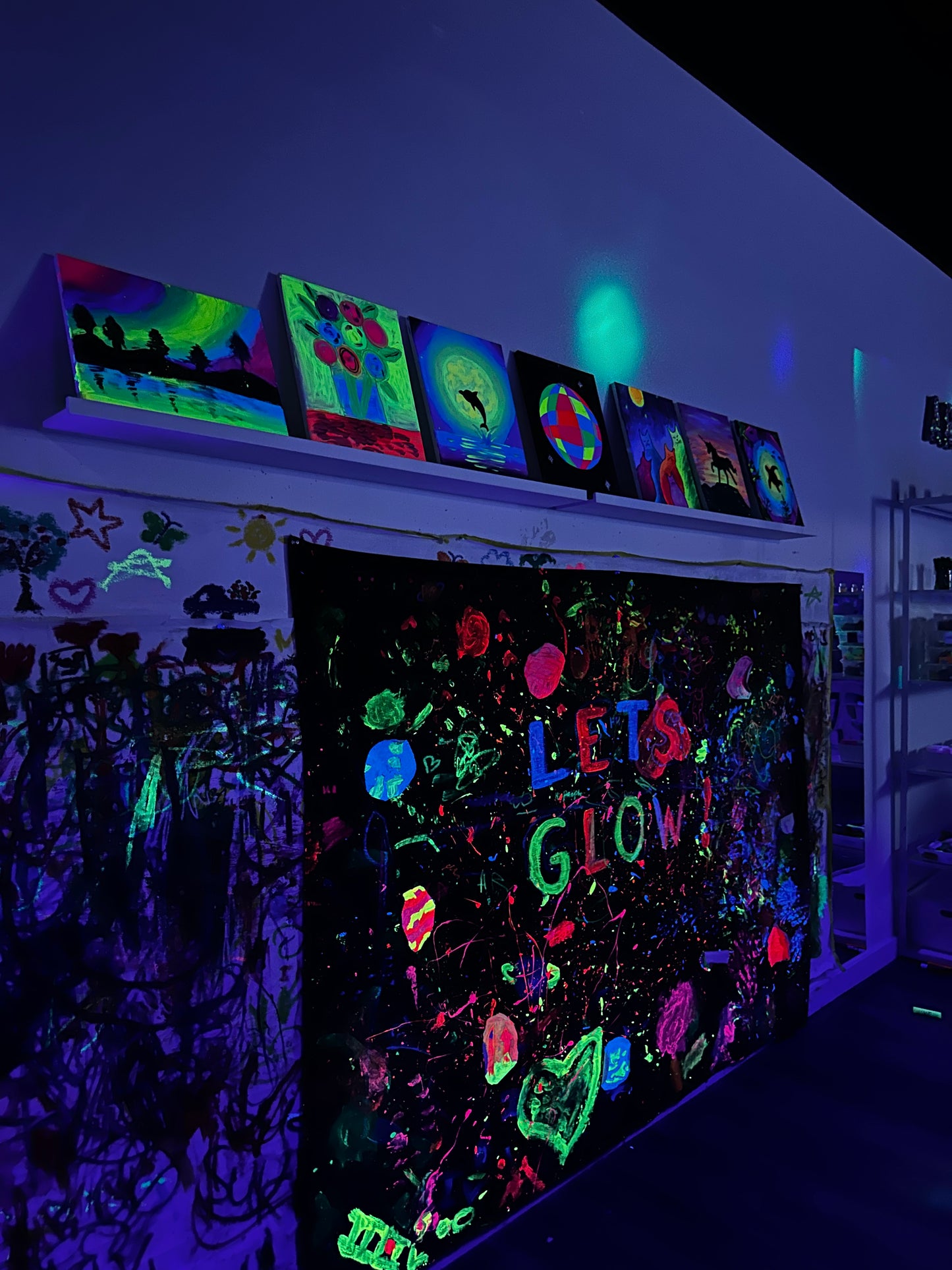 Glow in the Dark Party (3+ Yrs)